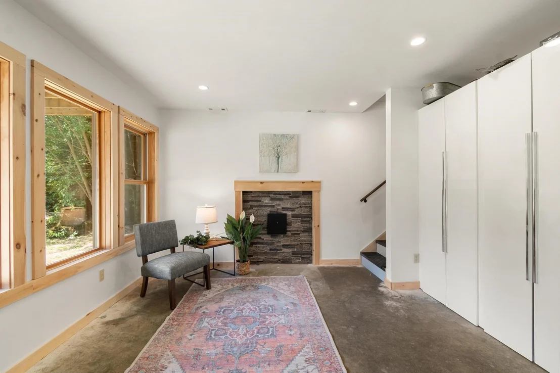 Photo of 641 Warren