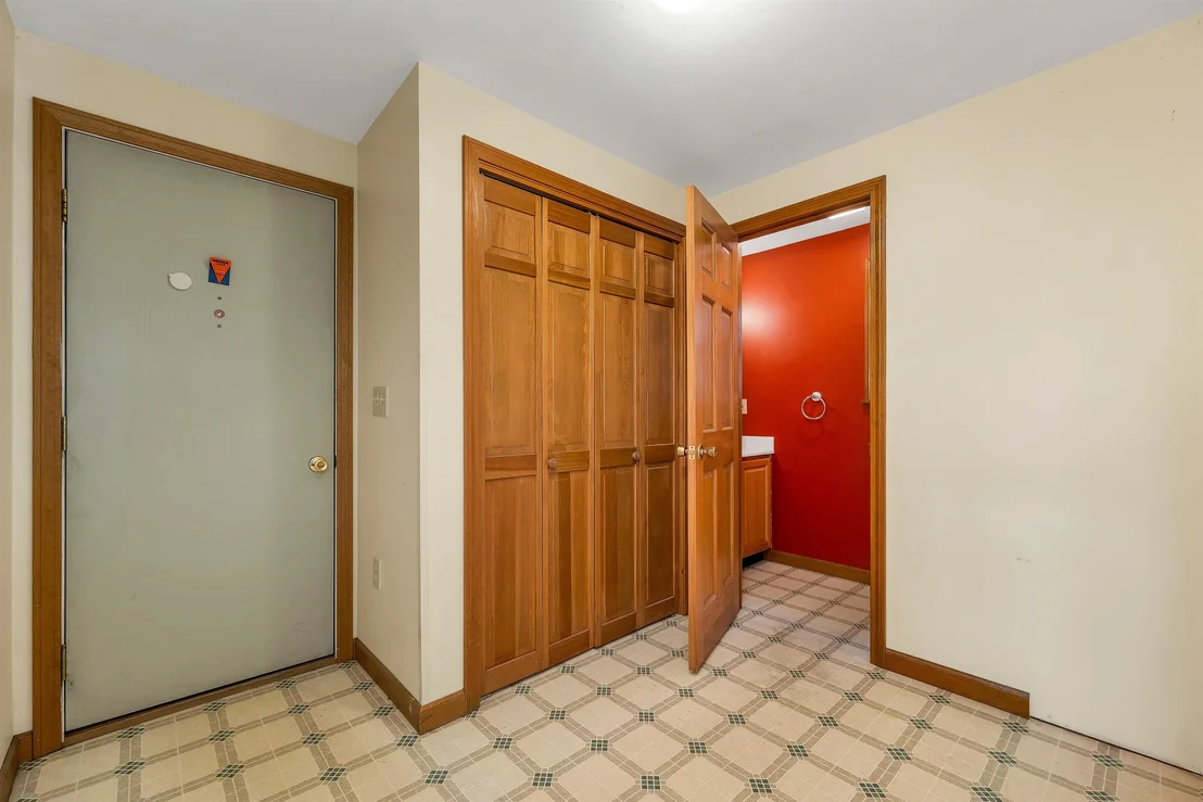 Photo of 952 Plains