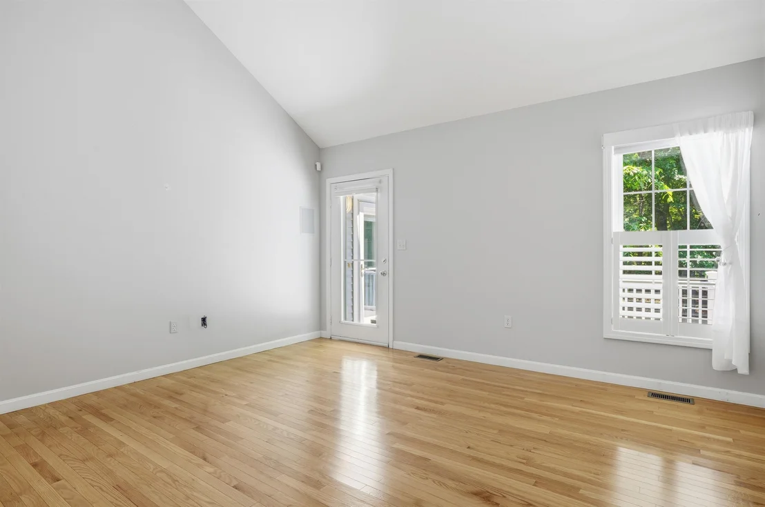 Photo of 6 Meadowood