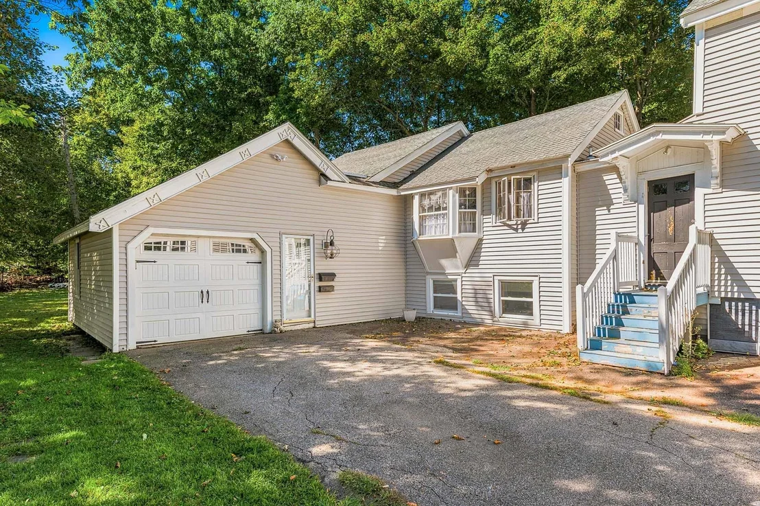 Photo of Unit D at 20 Epping