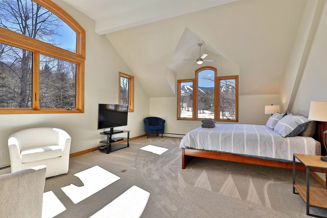 Photo of 426 Roaring Brook