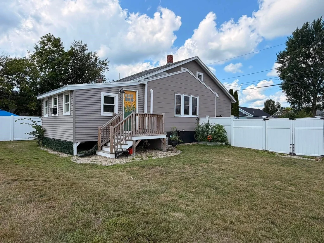 Photo of 98 Maple