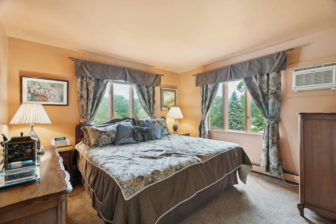 Photo of 28 Booth Woods
