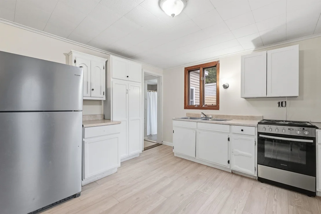 Photo of 111 Fox