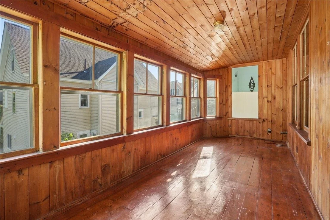 Photo of 12 Holt
