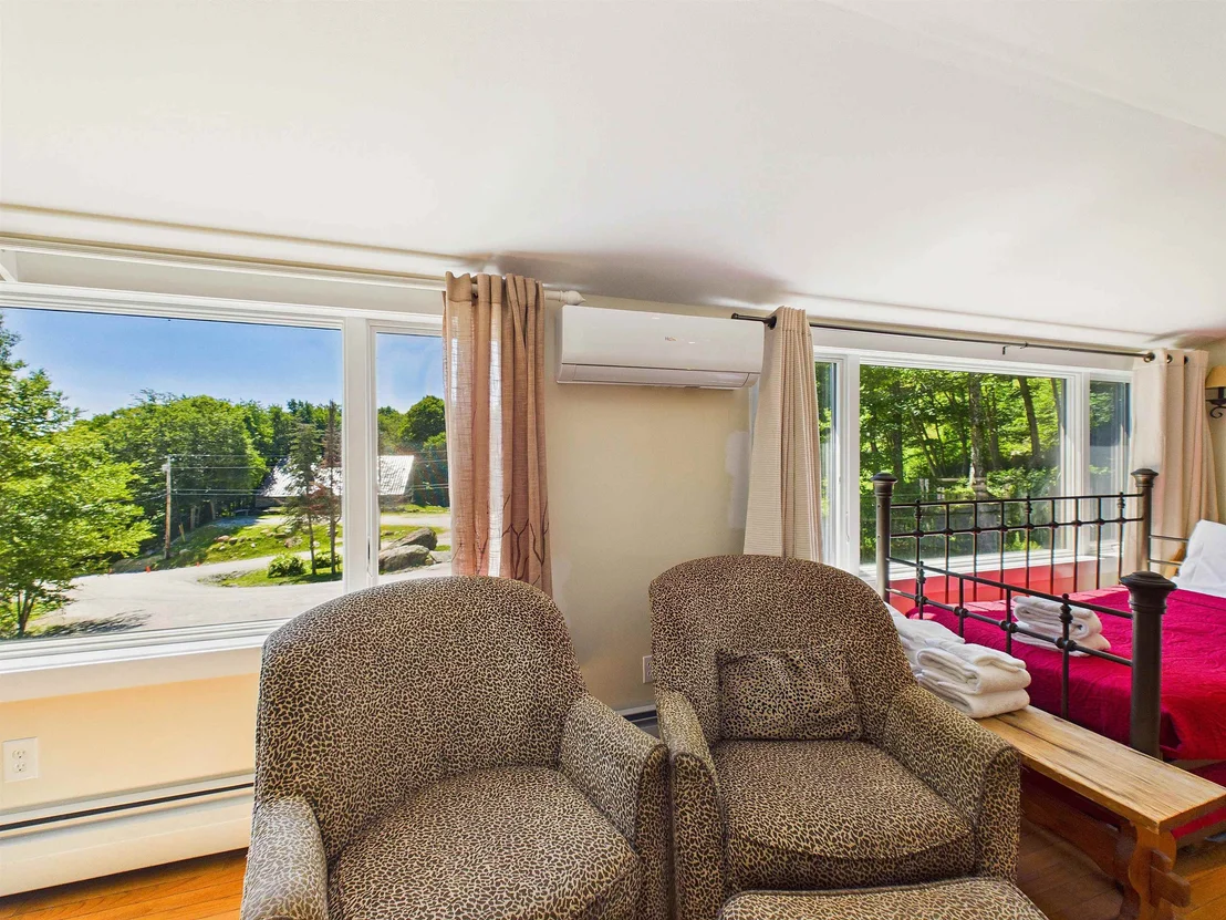 Photo of Unit UNITD at 300 Trailside