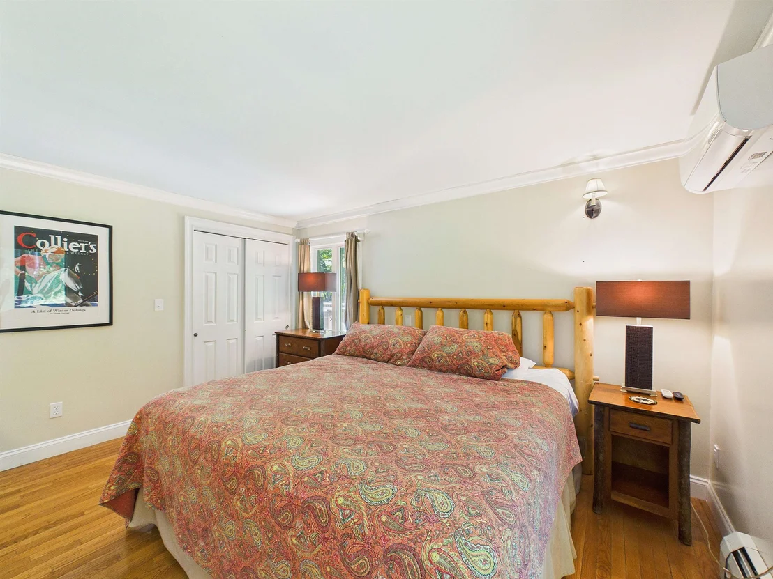 Photo of Unit UNITD at 300 Trailside