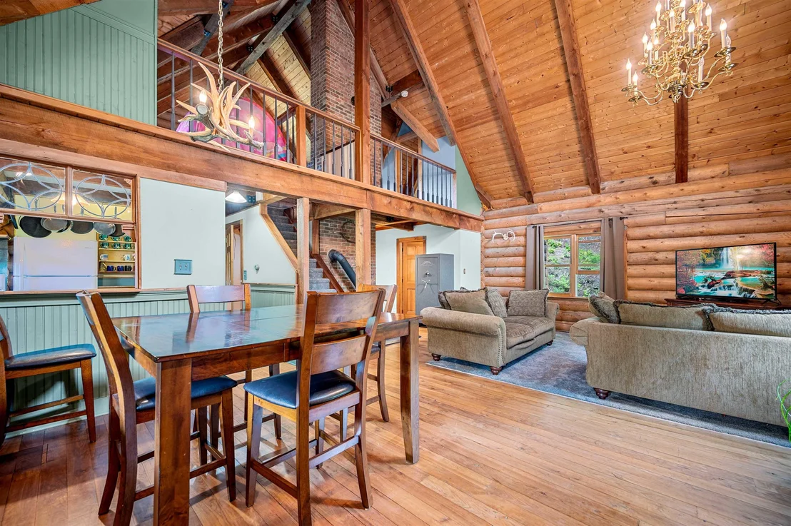 Photo of 384 West