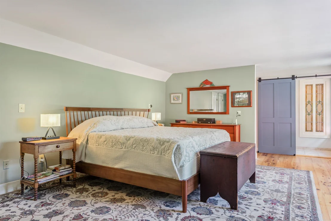 Photo of 83 Walnut