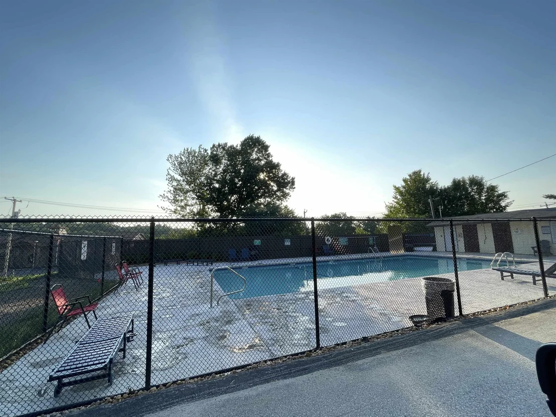 Photo of Unit 21 at 124 Mammoth