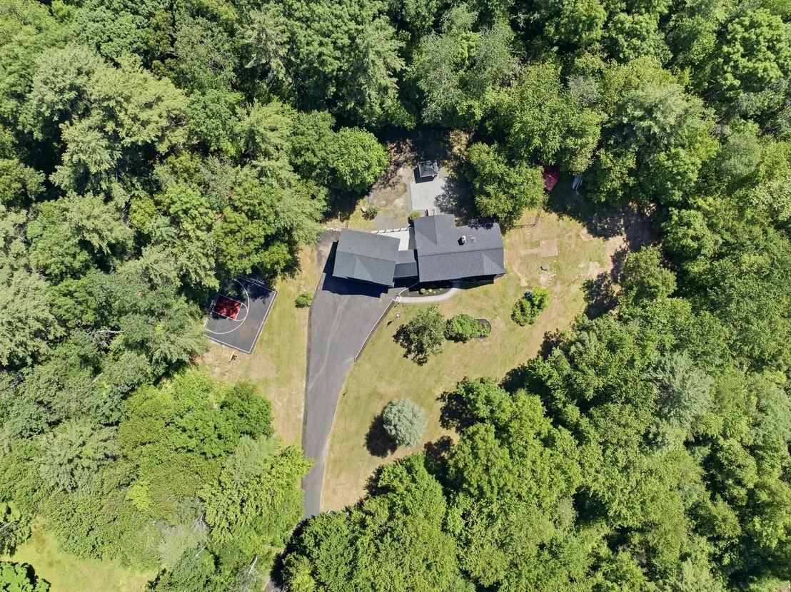 Photo of 20 Cobbetts Pond