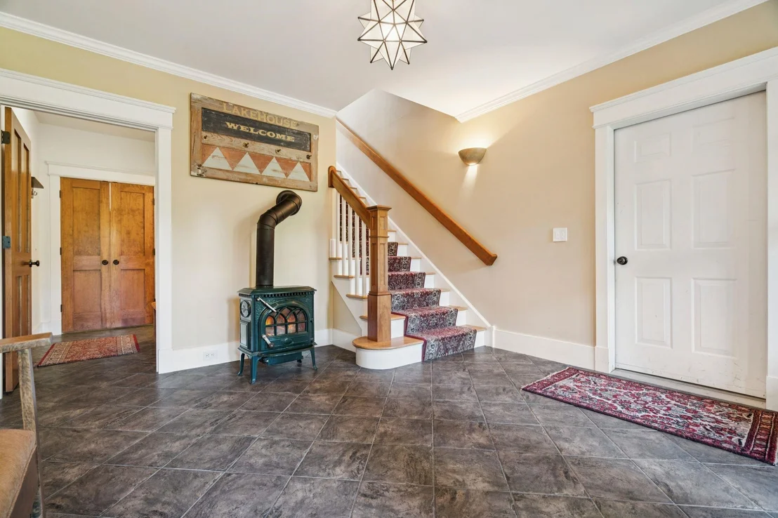 Photo of 12 Lakeview