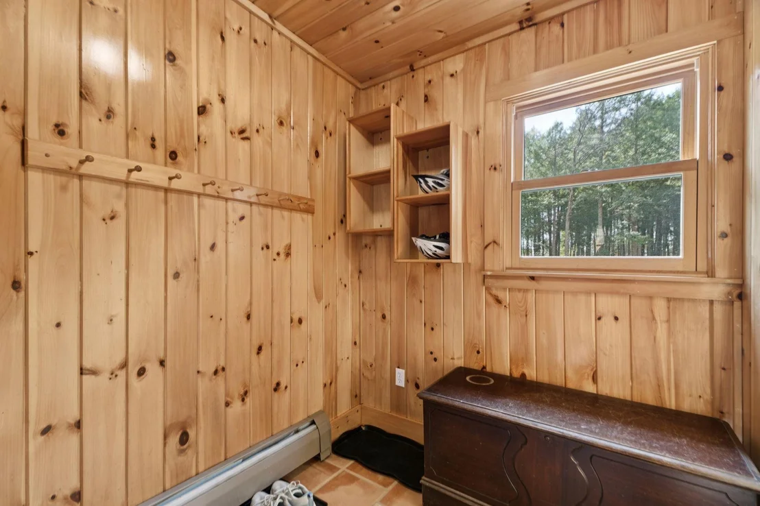 Photo of 455 Hawk Pine