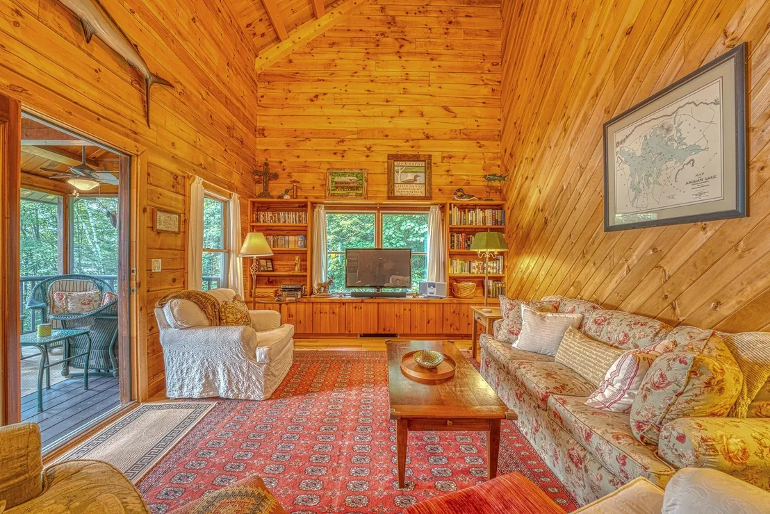 Photo of 11 Squamasee