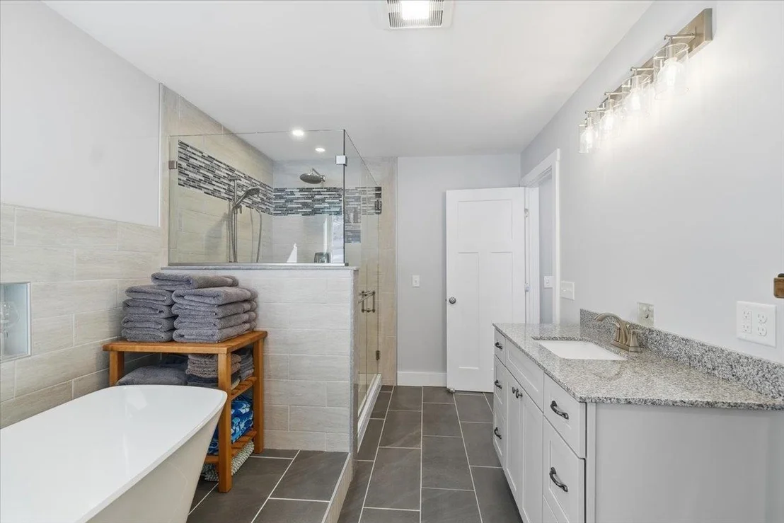 Photo of 1074 Williamson