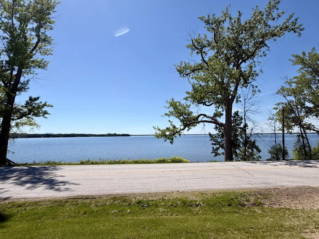 Photo of 3953 West Shore