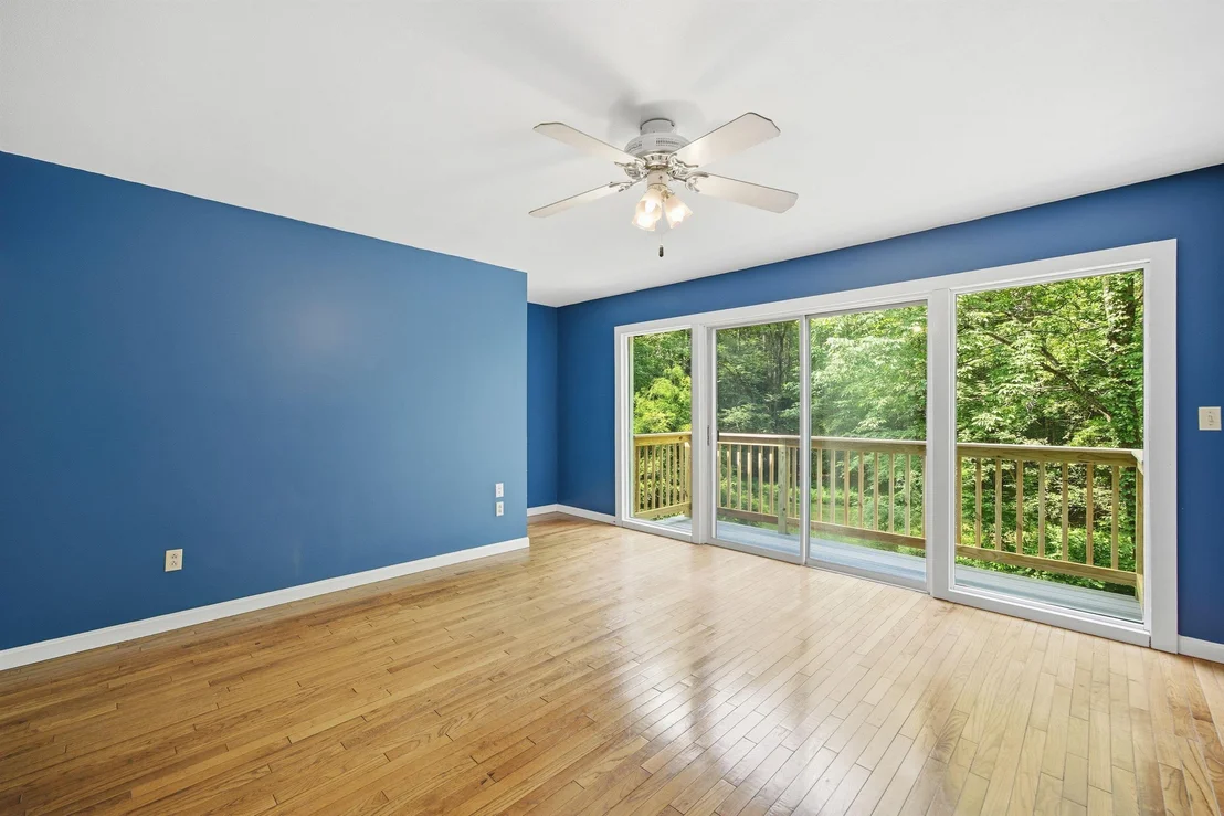 Photo of 135 Lower Straw