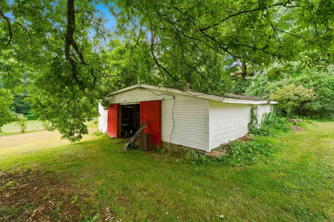 Photo of 33 Beacon Hill