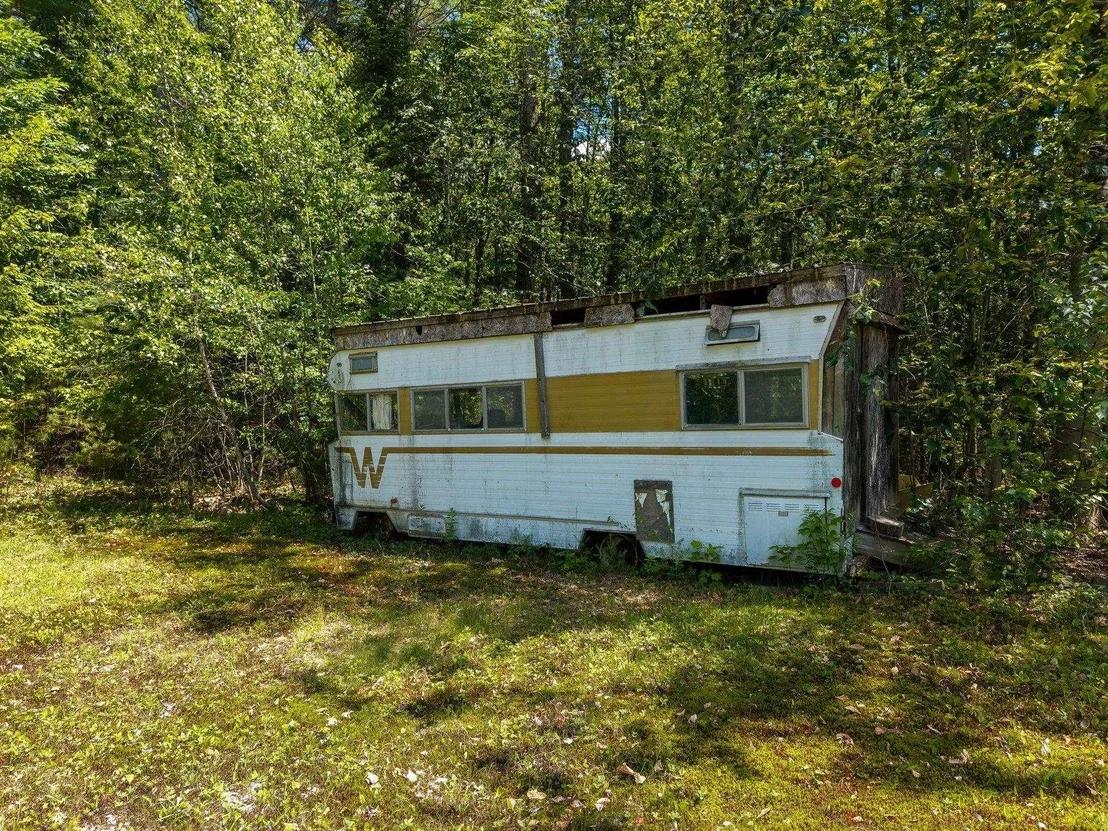 Photo of 99 Pine Ridge