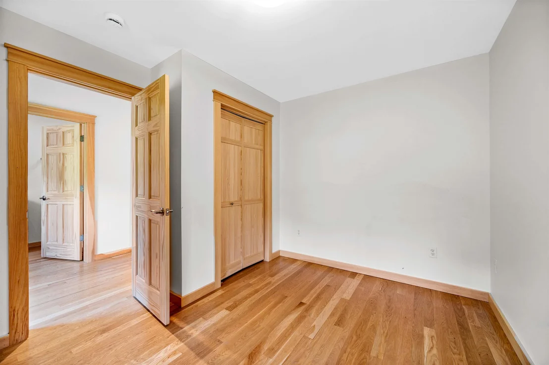 Photo of 520 Collar Hill