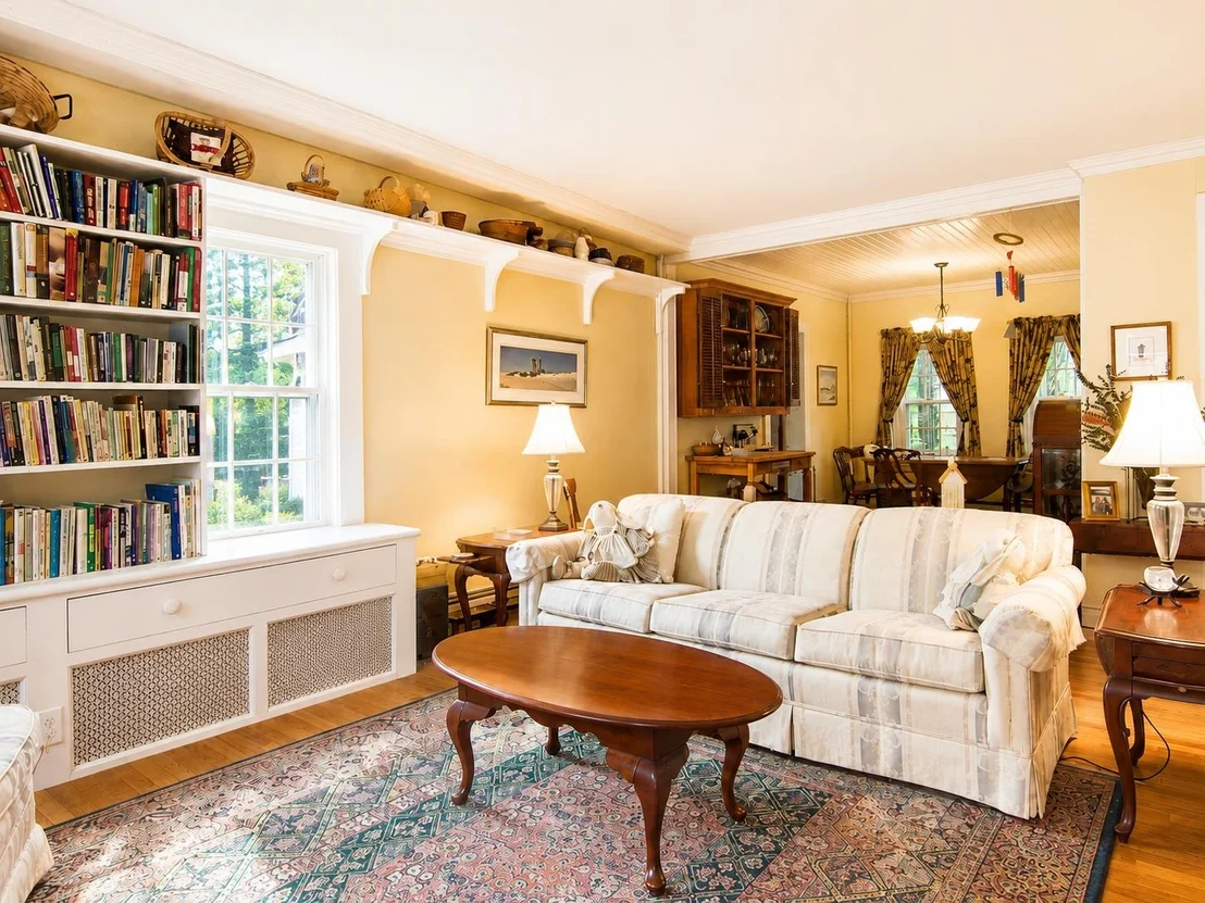 Photo of 212 Thrall