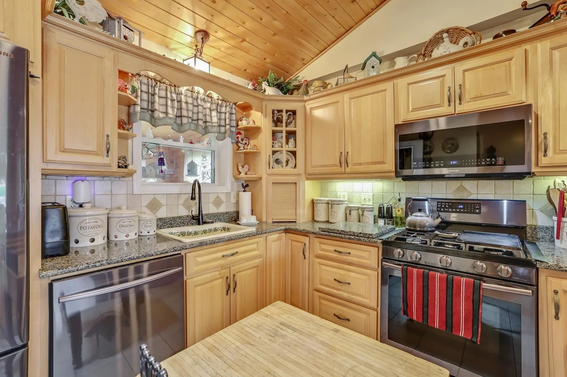 Photo of 348 Maple
