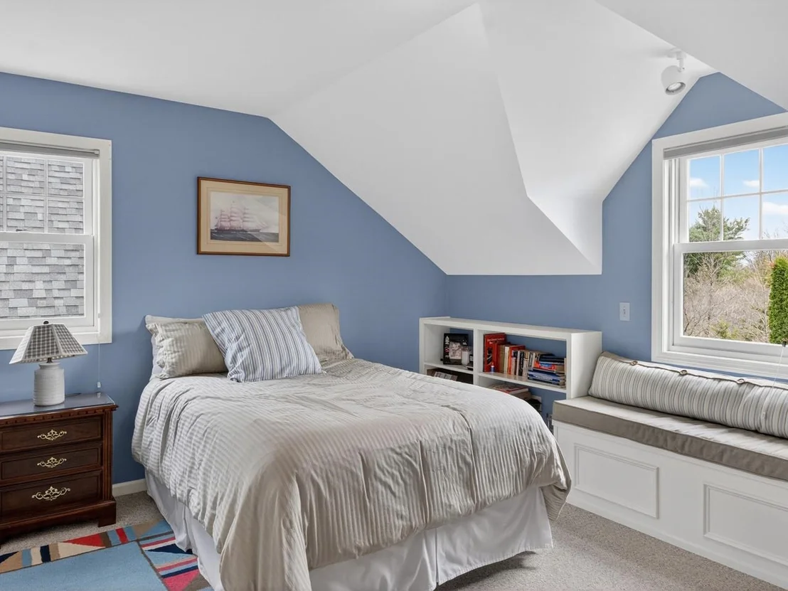 Photo of 79 Featherbed