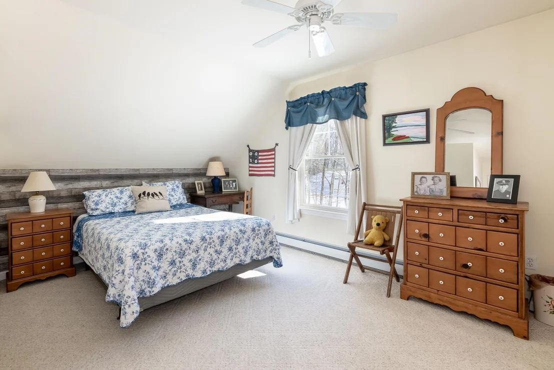Photo of 8 Oak Knoll