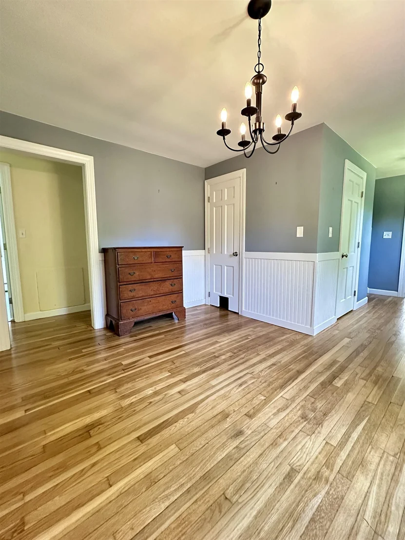 Photo of 720 Pine Banks