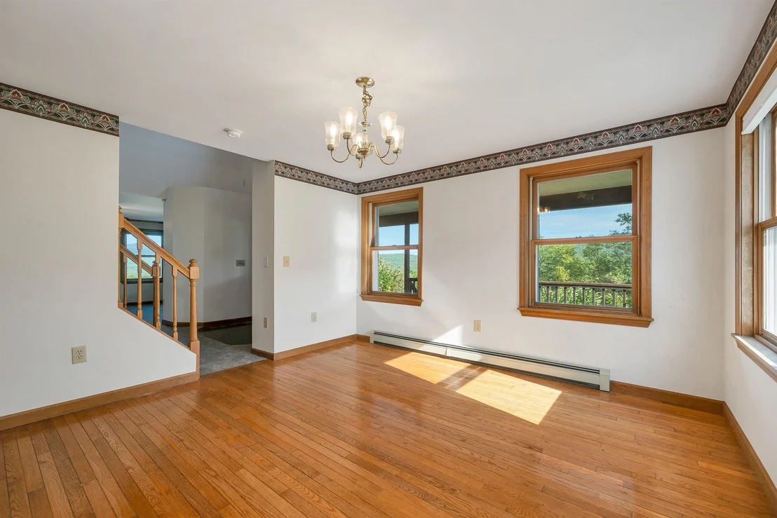 Photo of 952 Plains