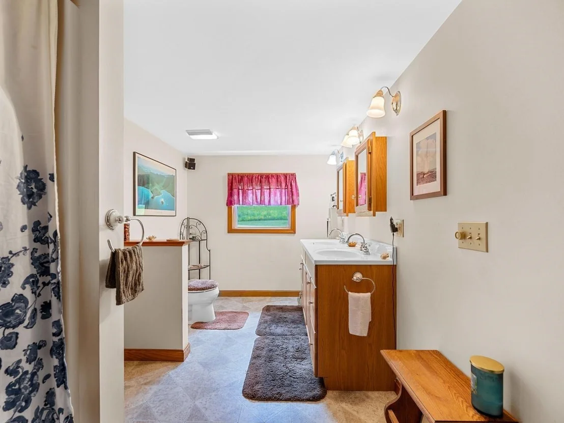 Photo of 2403 Crosstown