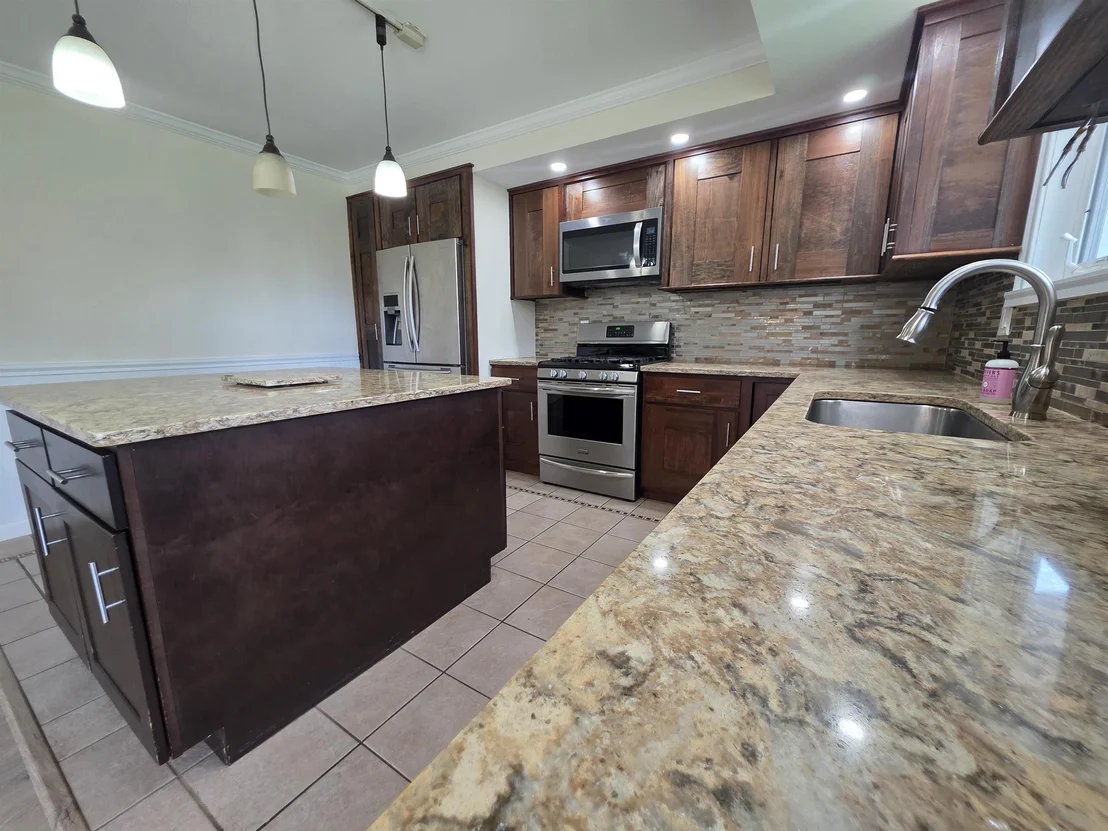Photo of 6 Meadowcrest