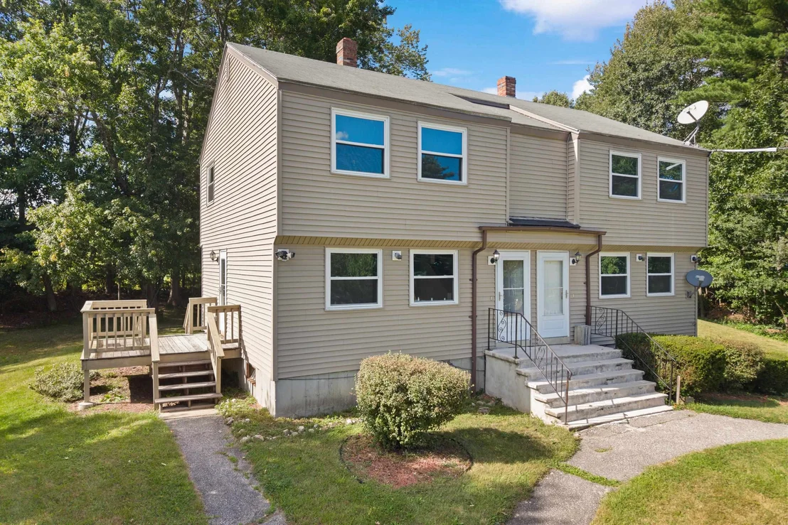 Photo of Unit UNITLUNITR at 31 Juniper