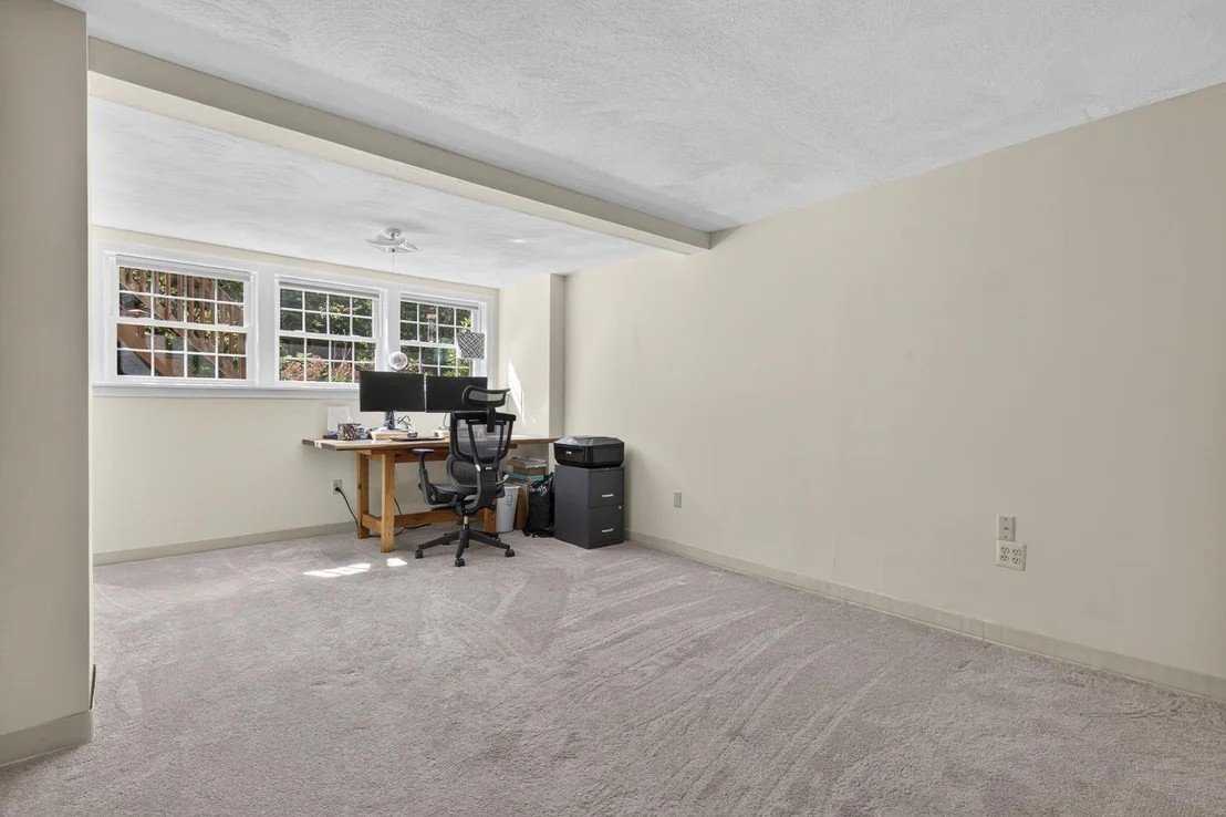 Photo of 28 Longview
