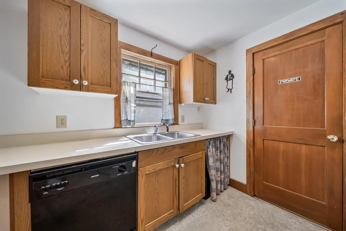 Photo of 28 Pine Colony