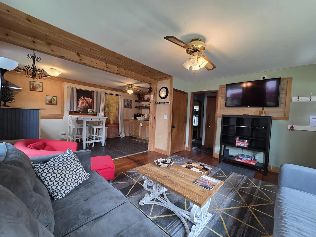 Photo of 33 Pleasant Street