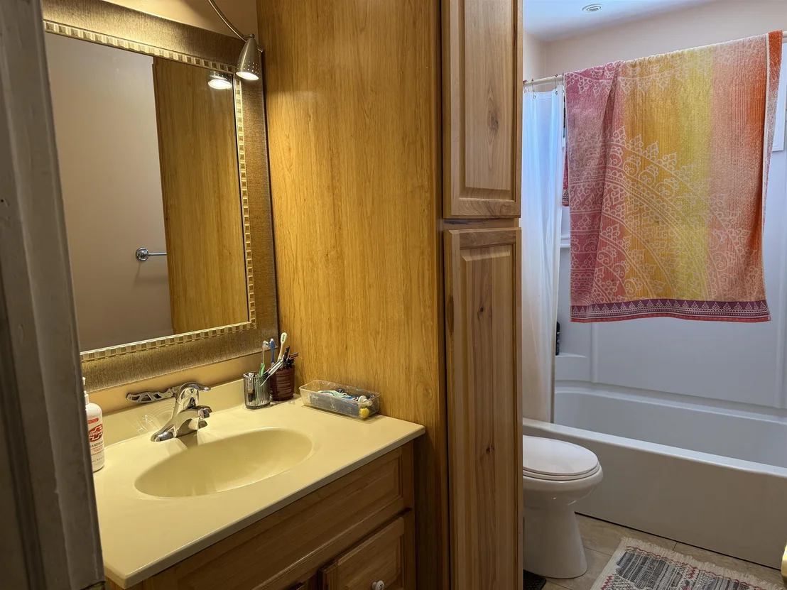 Photo of 4131 Lower Newton