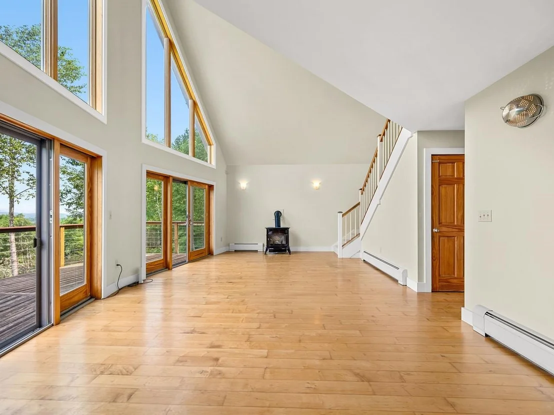 Photo of 210 Rowell Hill