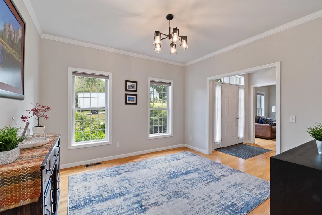 Photo of 900 Ledgewood