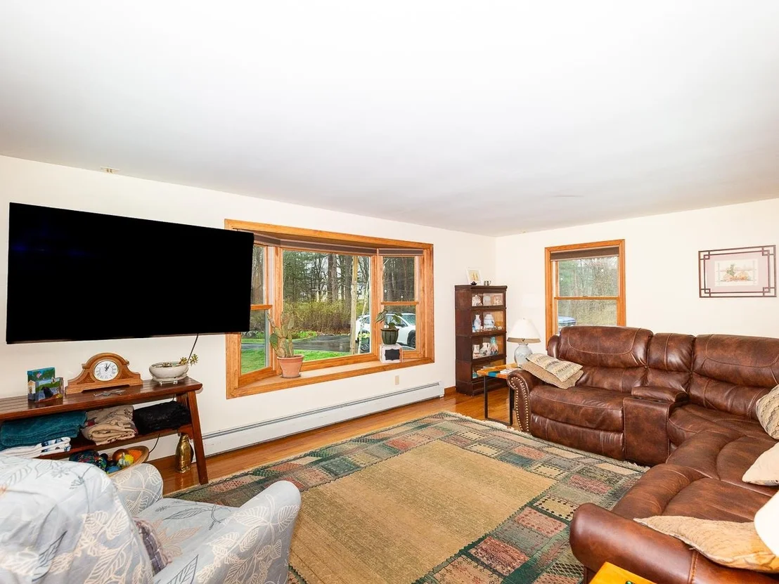 Photo of 8 Laurel