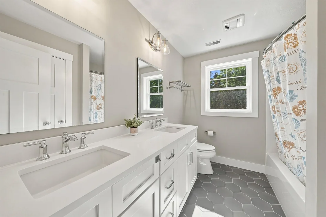 Photo of 141 Londonderry
