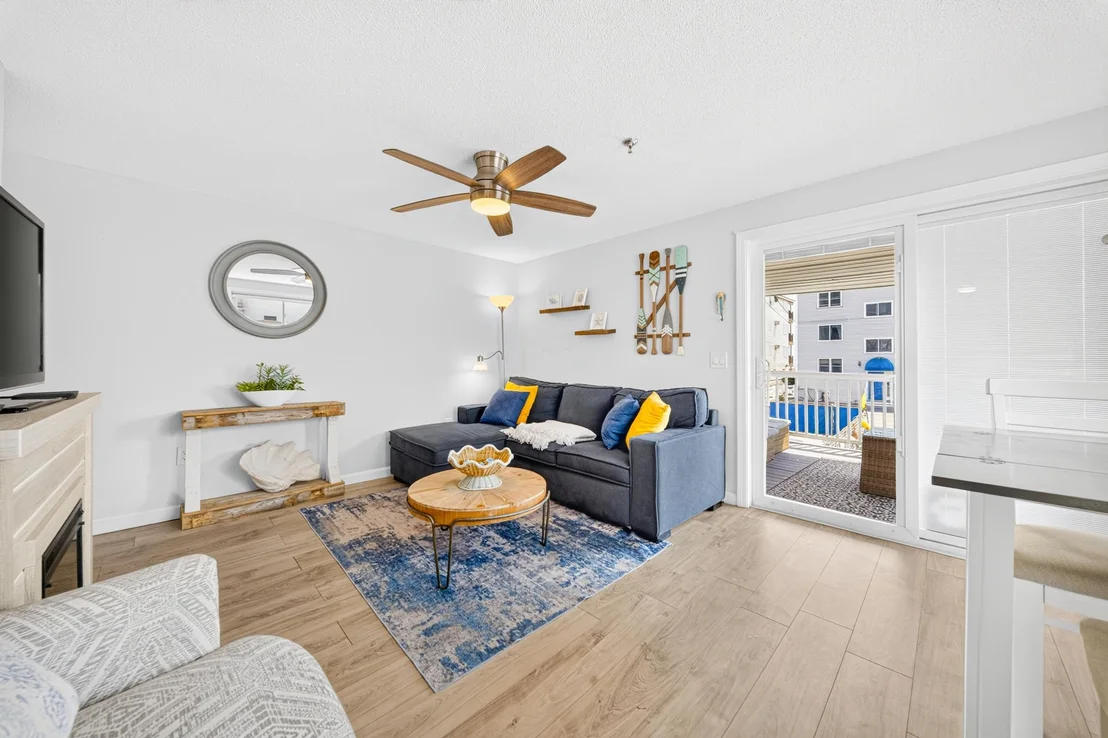 Photo of Unit 4S at 421 Ocean