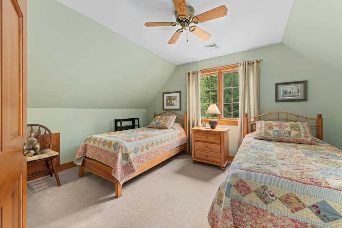Photo of 33 Arrowhead Point