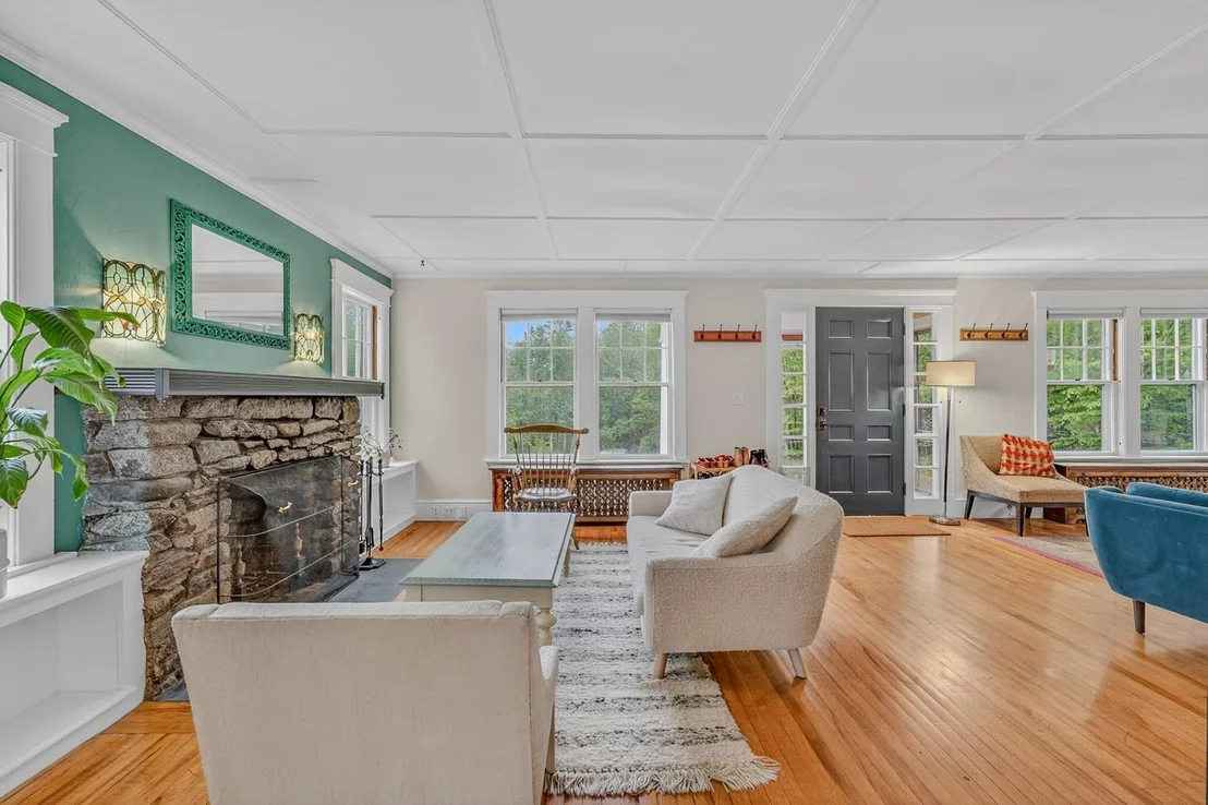 Photo of 905 Main