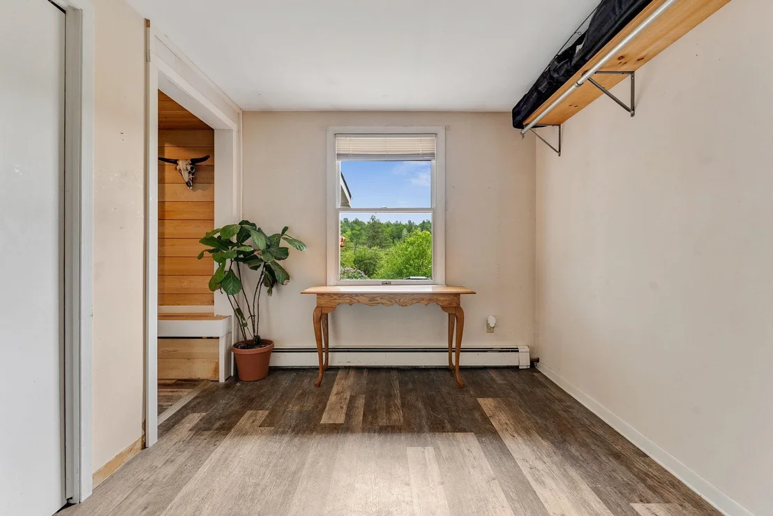 Photo of 387 Foote Brook