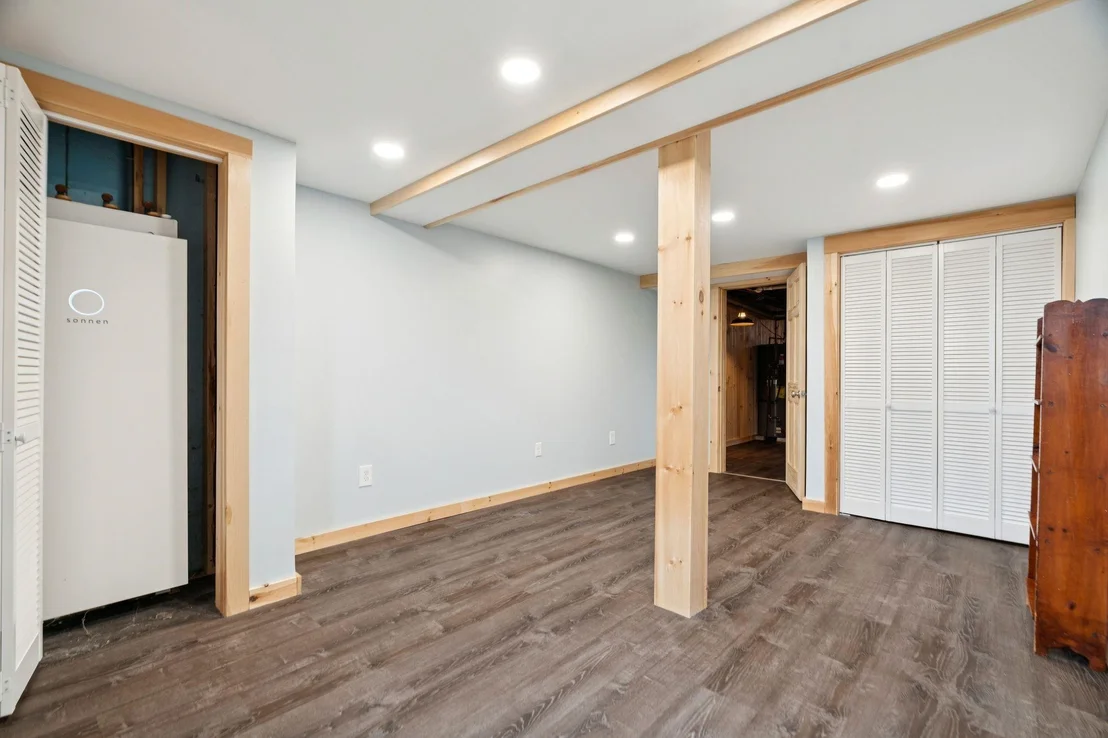 Photo of 441 Rhoades Hill