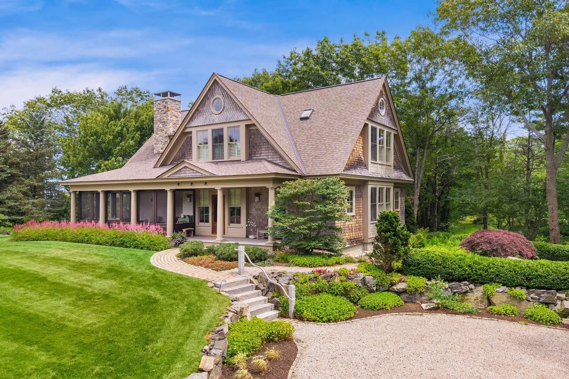 Photo of 6 Pebble