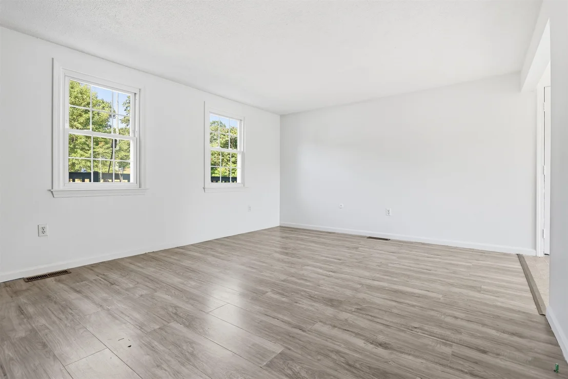 Photo of Unit L at 17 Juniper