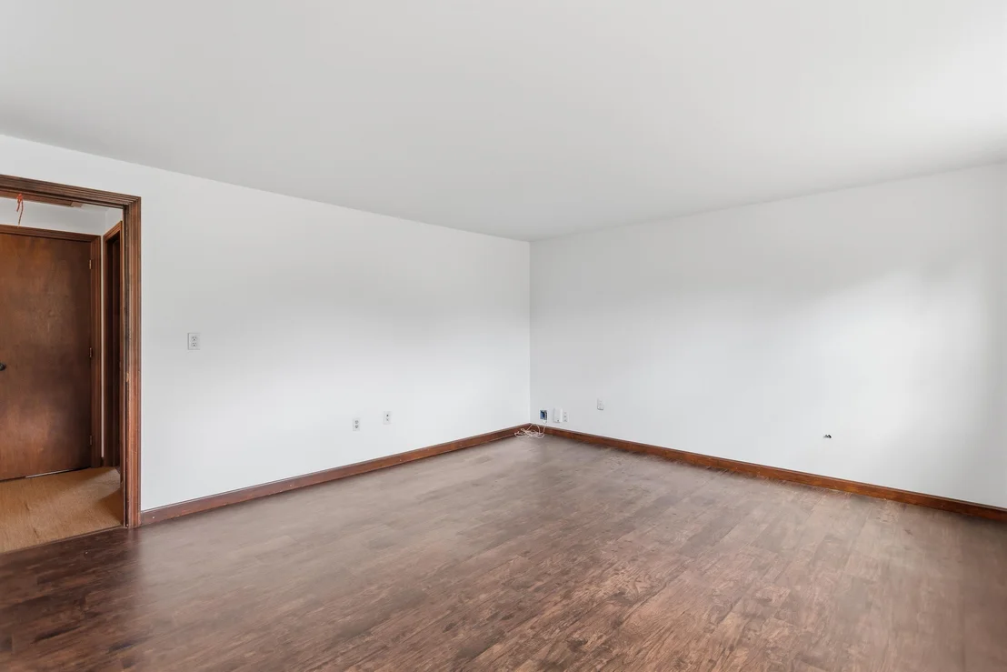 Photo of Unit UNITLUNITR at 31 Juniper