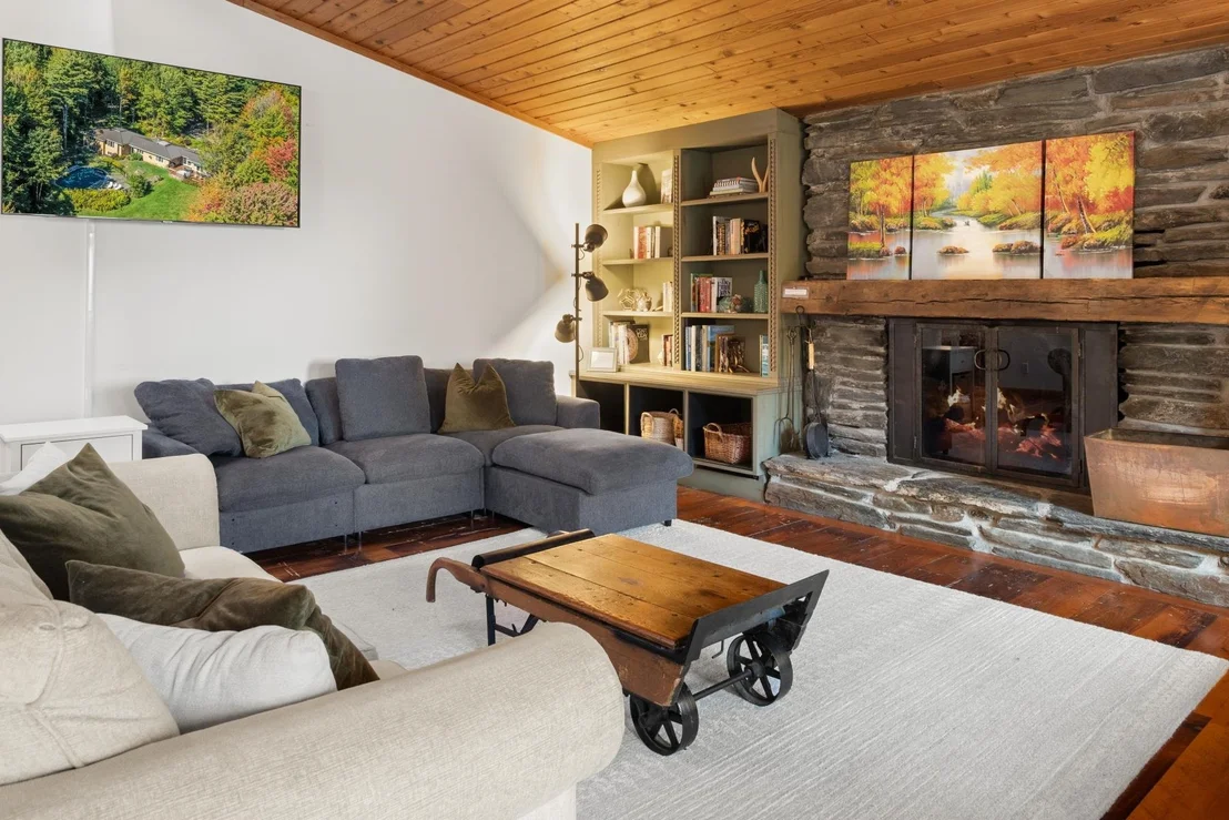 Photo of 835 Alpine View